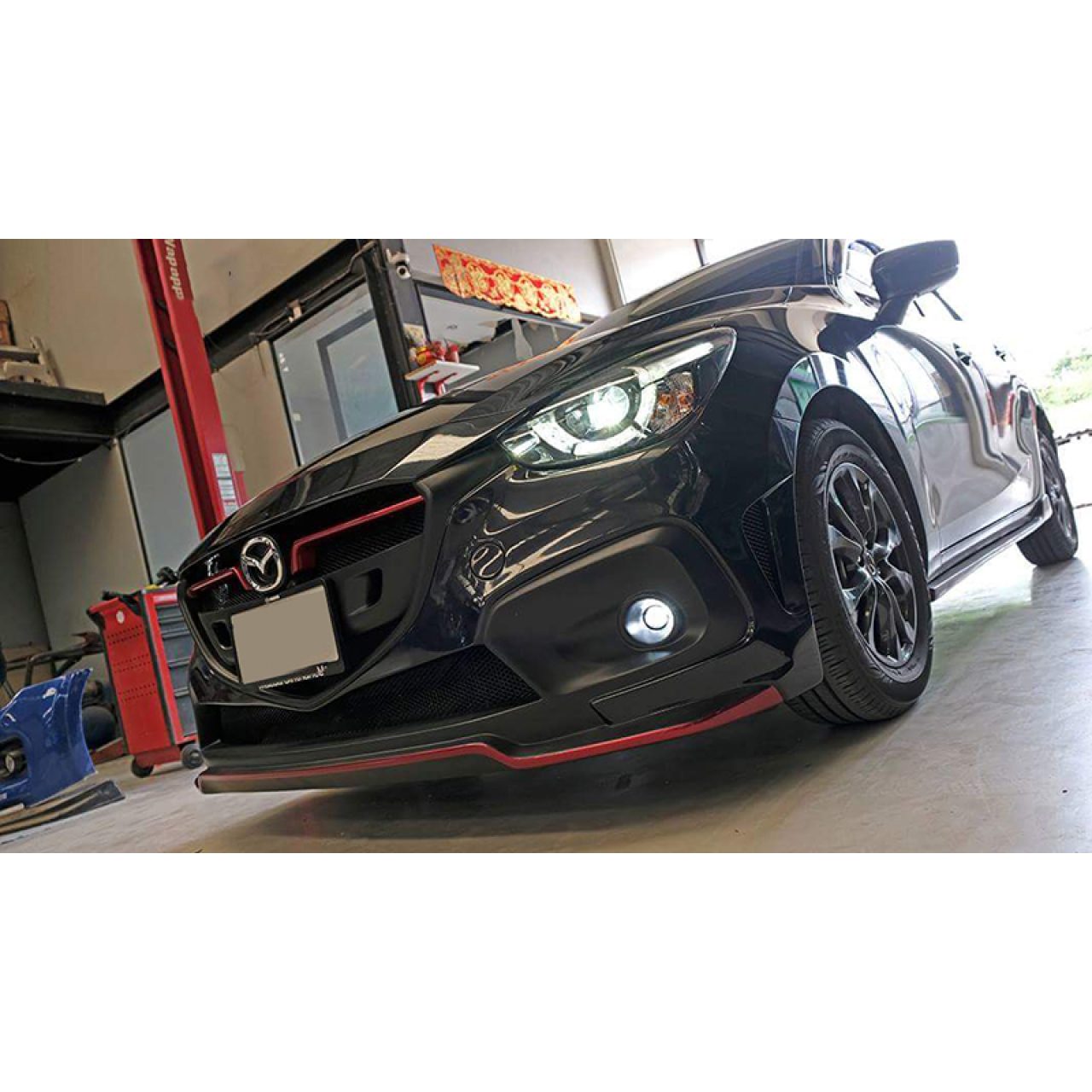 Nâng cấp bodykit cho Mazda 2 - Hình 1
